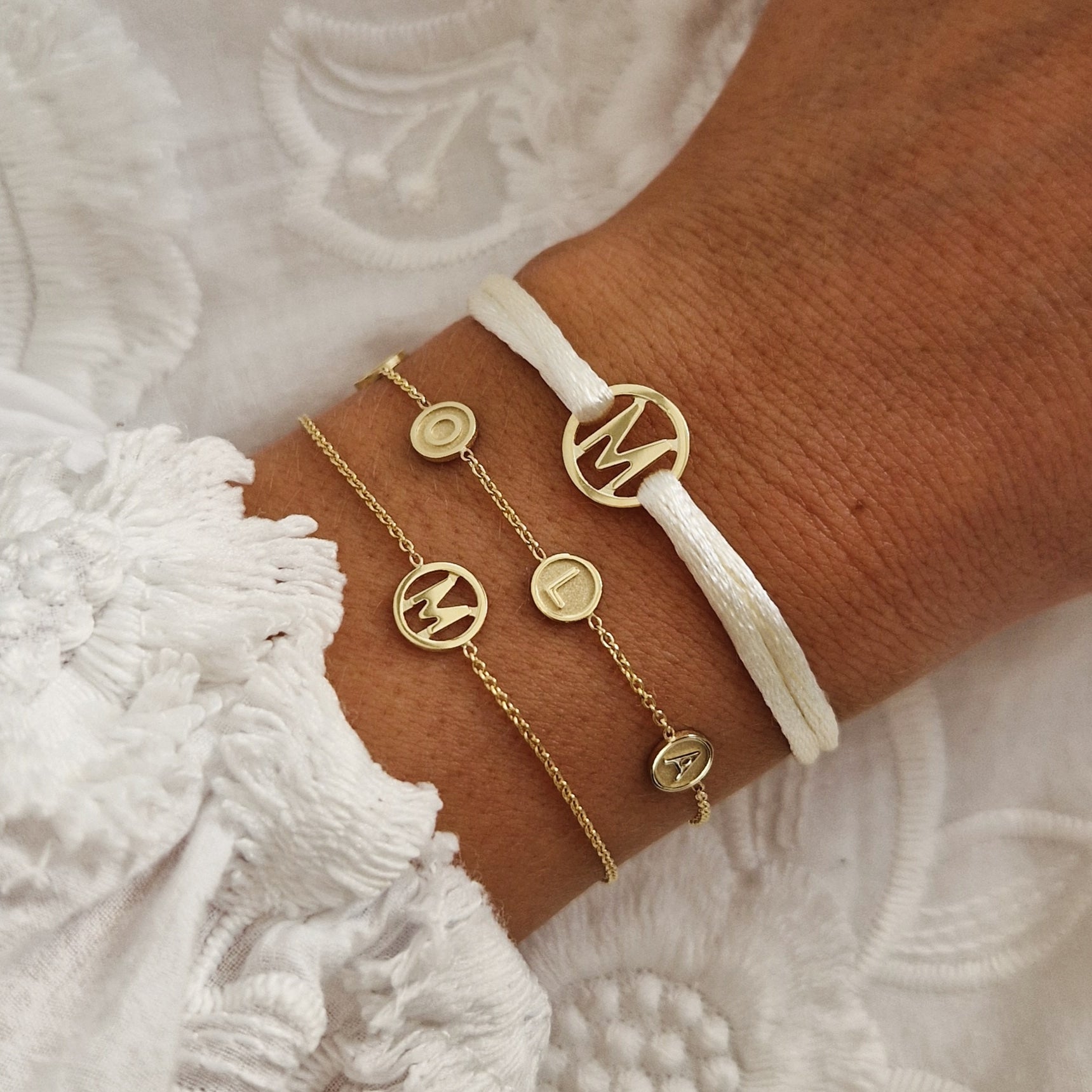 armband-initialen-547pwg-1.jpg armband initialen - Afbeelding 1